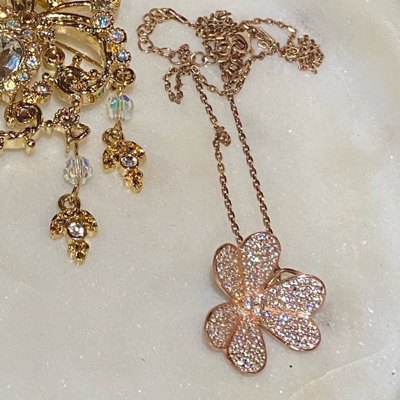 𝅺rose gold plated micropavé flower necklace - Picture 10 of 11